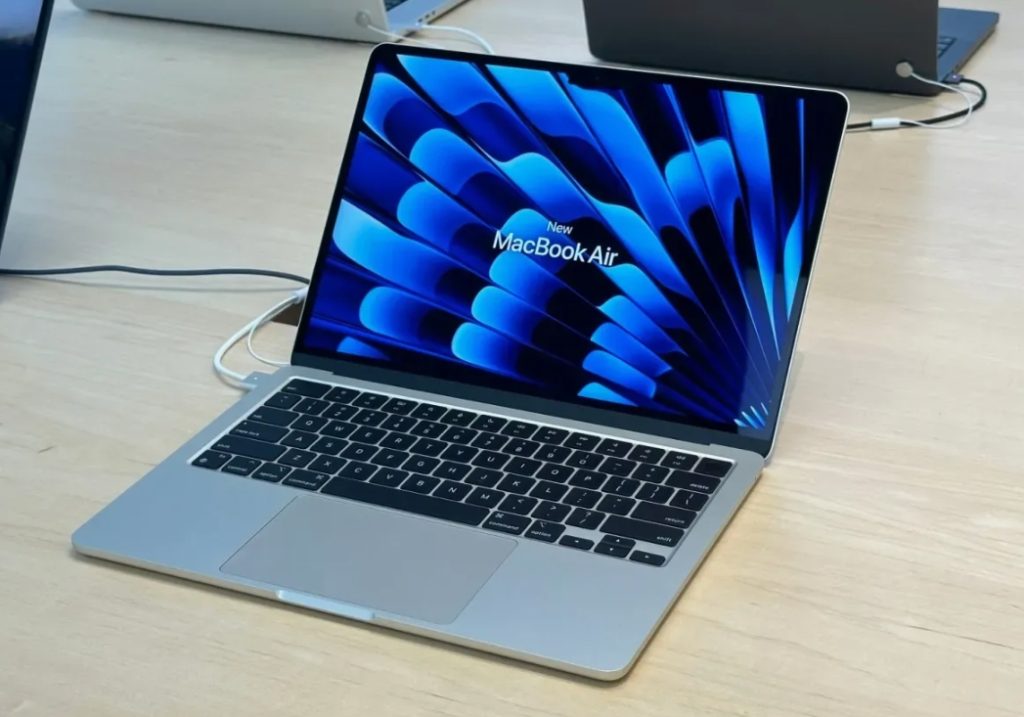 MacBook Air M4