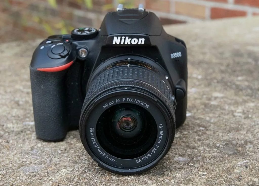Nikon D3500 + 18-55mm